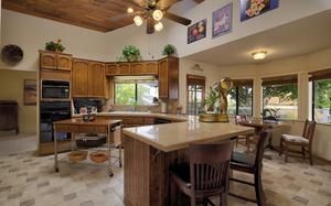 1805 Mccauley Ln