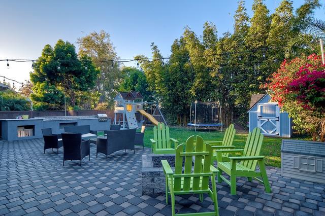 2051 S Horne