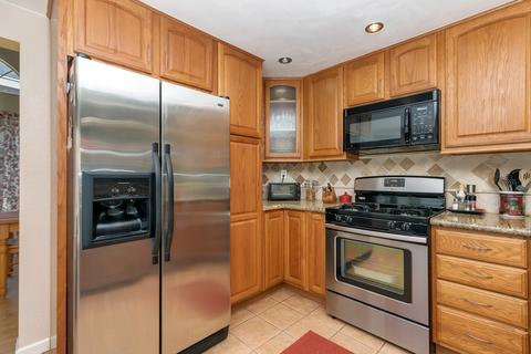 2048 San Remo Dr