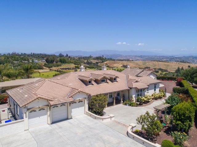 5136 Minneola Dr