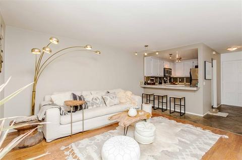 1723 La Tierra Ln
