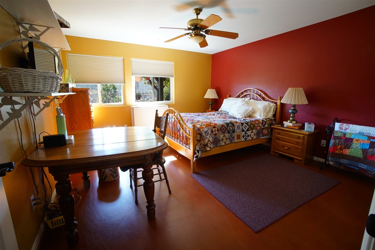 25130 Creek Holw