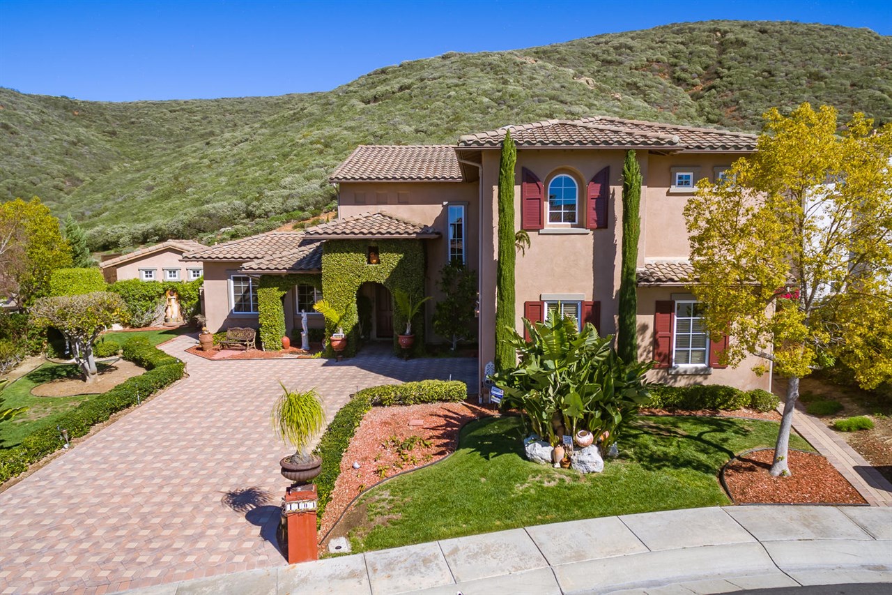 For Sale: 1404 Schoolhouse San Marcos, CA 92078