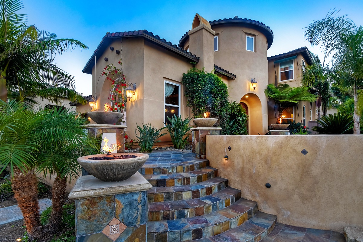 982 Camino Del Arroyo