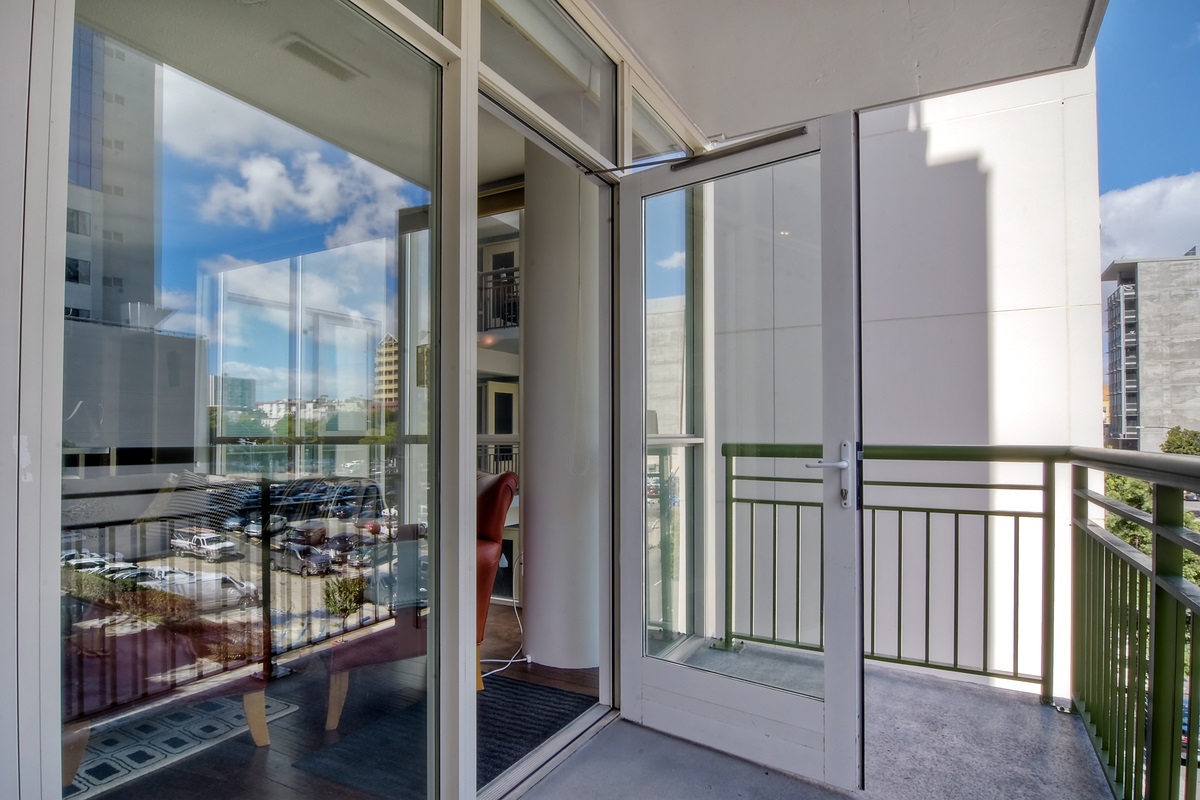 425 W Beech #537