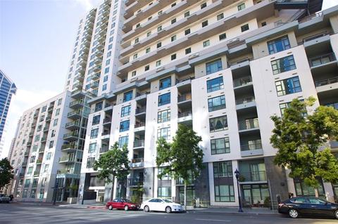 700 W E St #107