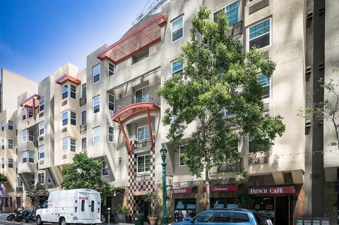 700 W E St #107