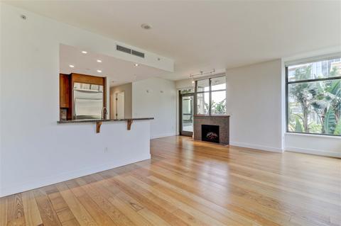 700 W Harbor Dr #802