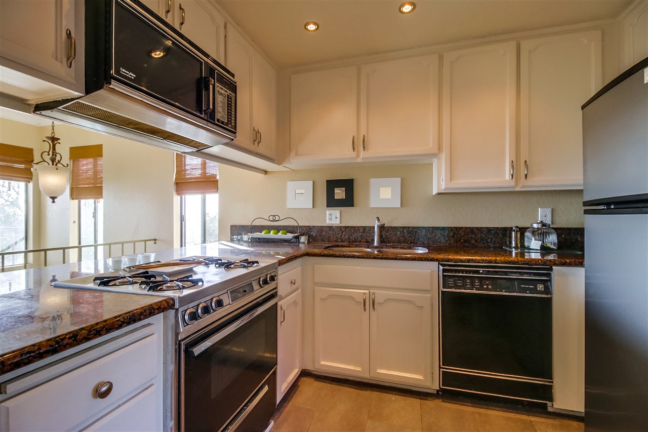 2849 E St #15