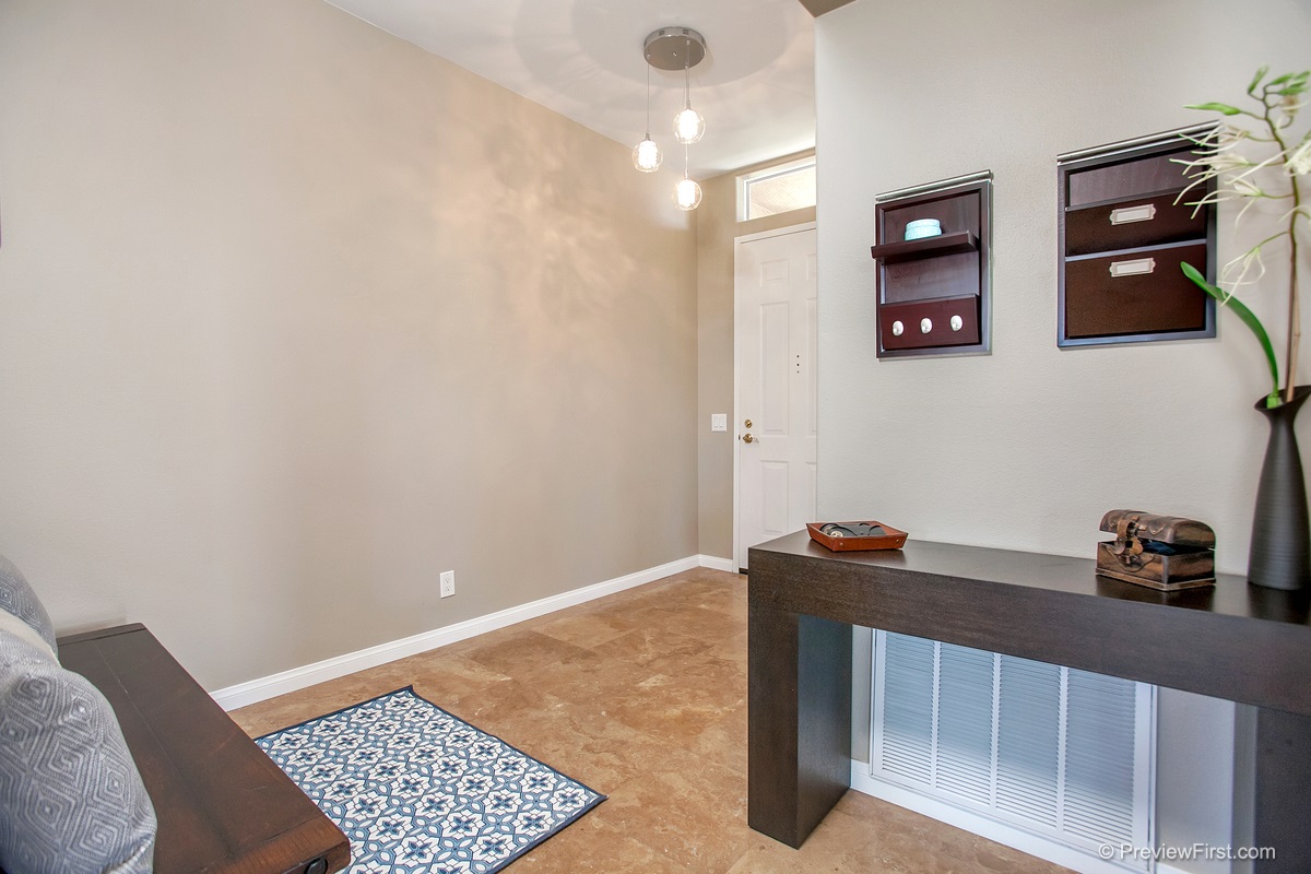 For Sale: 350 Nutmeg #307 San Diego, CA 92103
