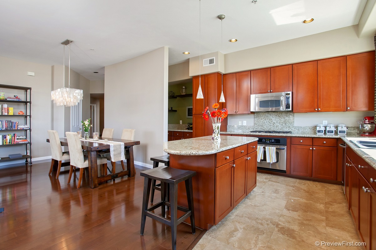 For Sale: 350 Nutmeg #307 San Diego, CA 92103