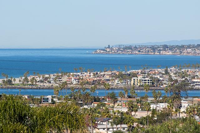 4483 Santa Monica Ave