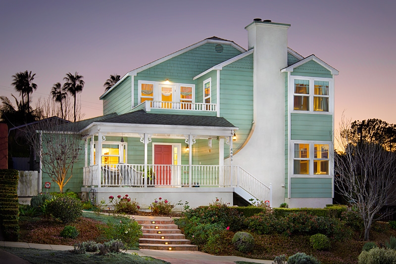 4483 Santa Monica Ave