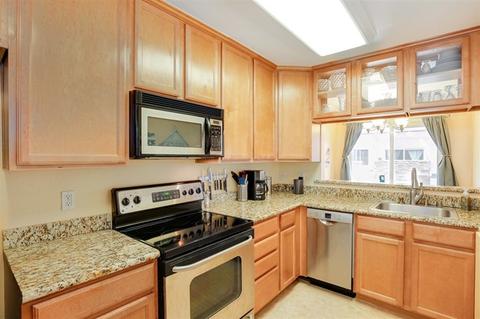 1092 Fresno St #4