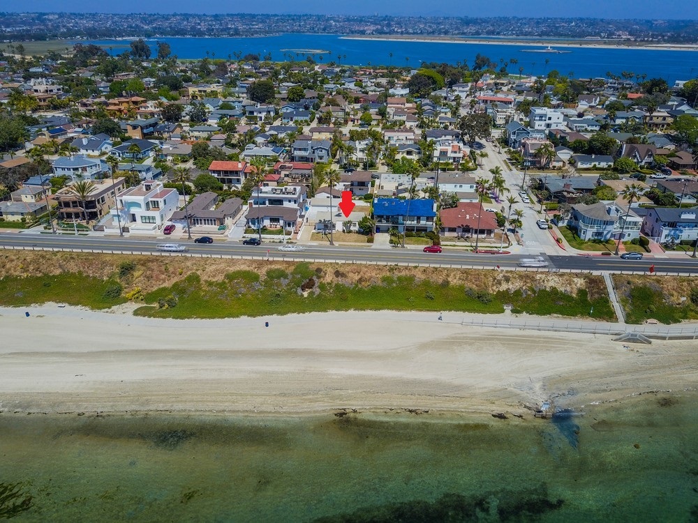 320 Palomar Ave