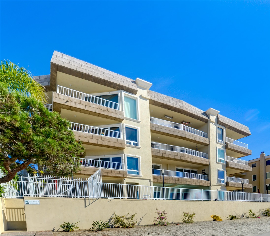 3750 Riviera Dr #3