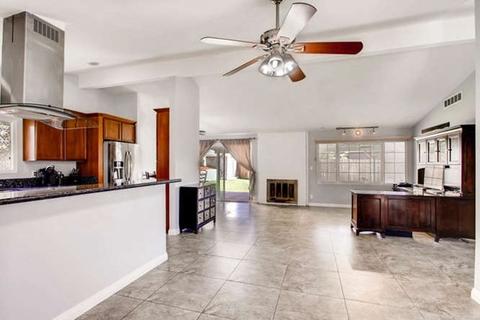 3232 E Fox Run Way
