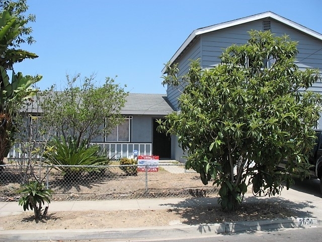 7654 Shorewood Dr