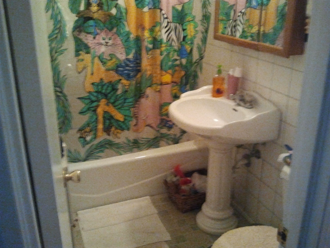 635 Sunnyside Ave