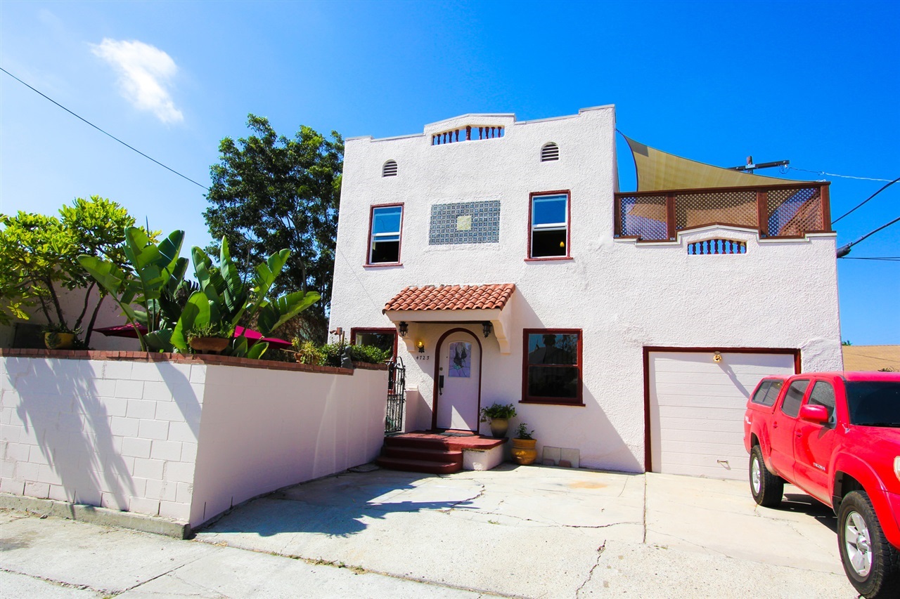 4723 Bancroft