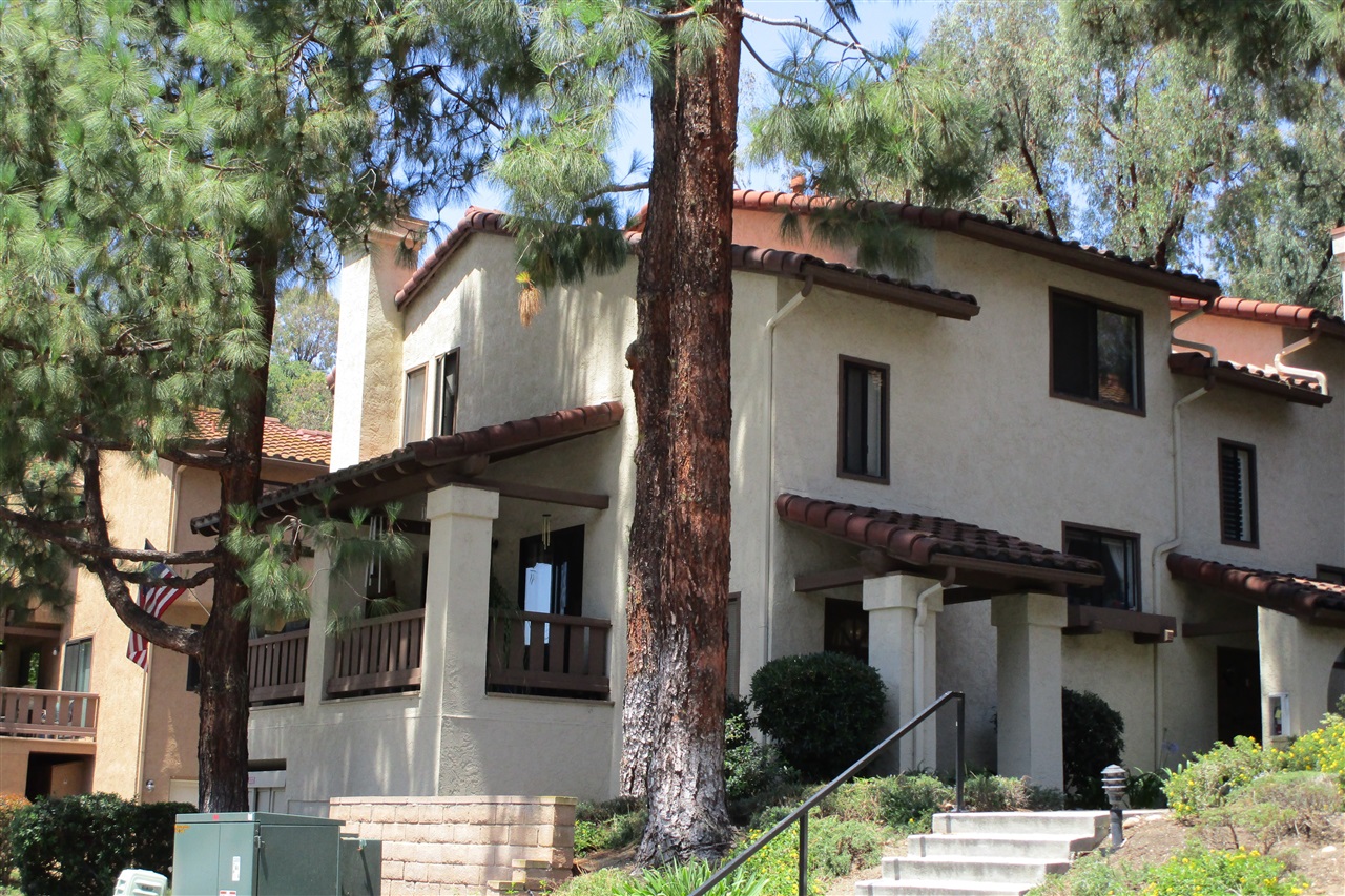 2604 Palace Dr