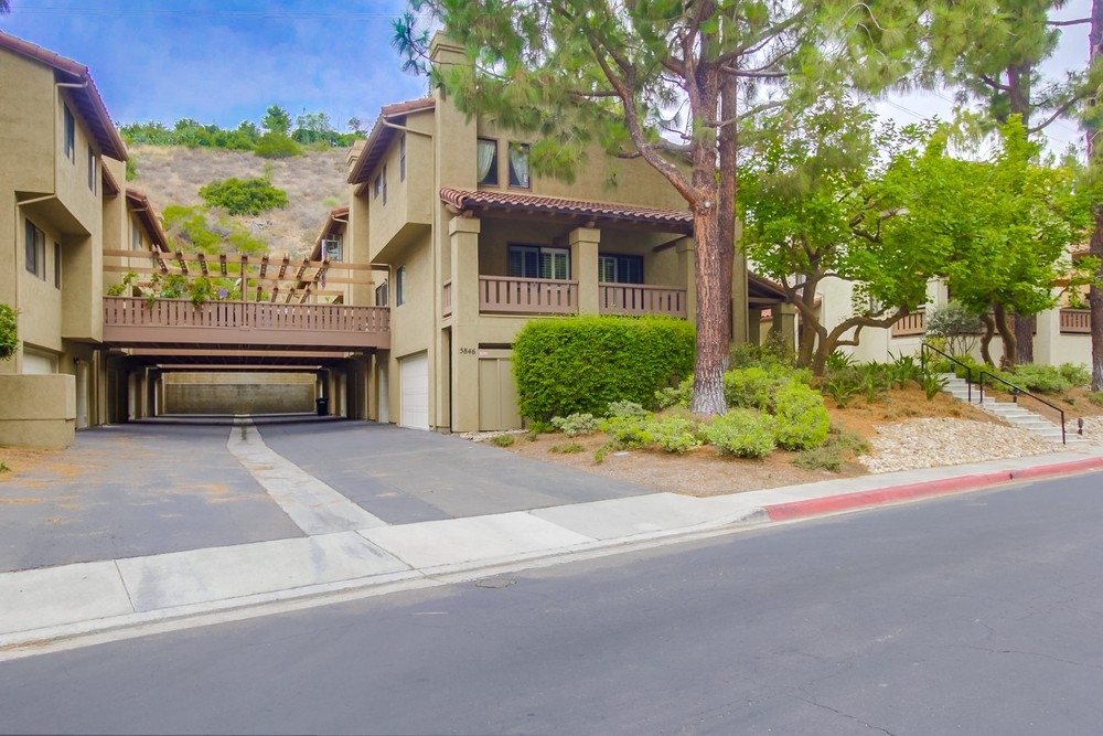 2604 Palace Dr