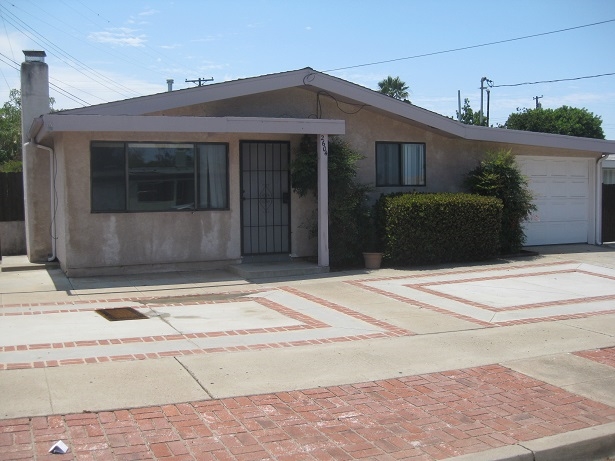 2604 Palace Dr