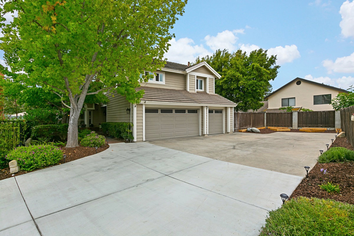 3759 Torrey View Ct