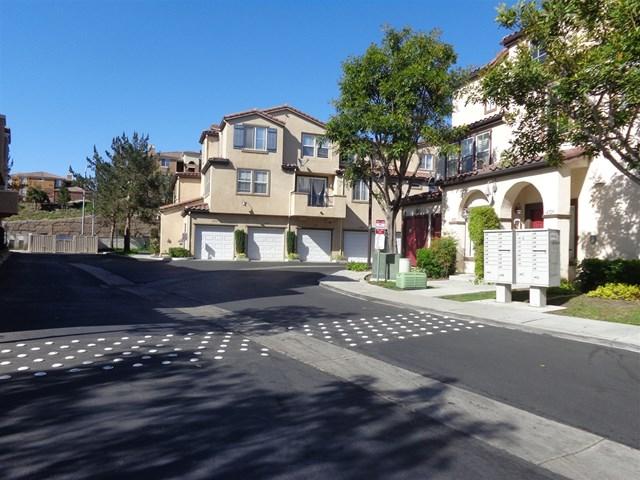 1711 Paseo Aurora