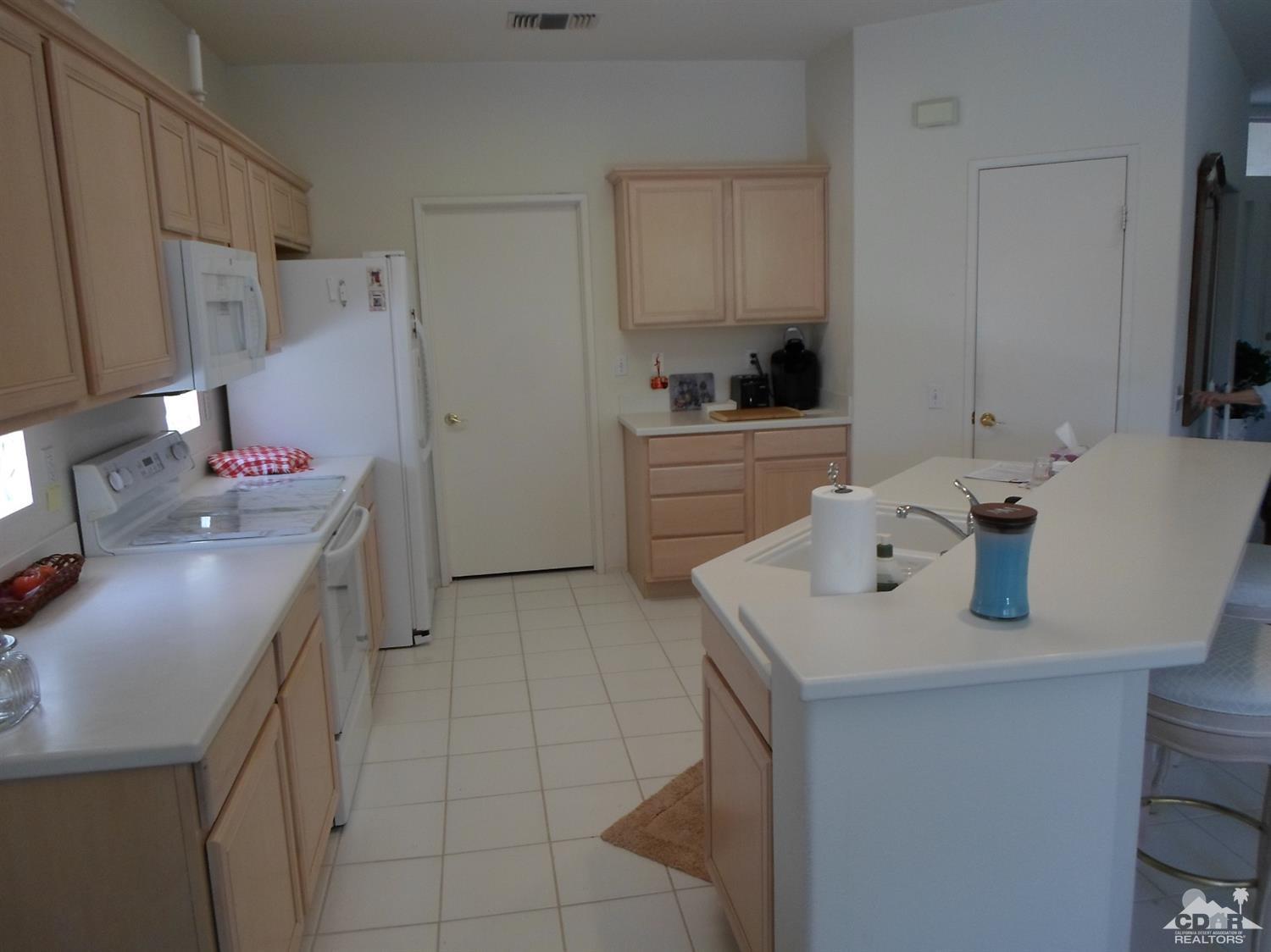 38597 Fallbrook Ave