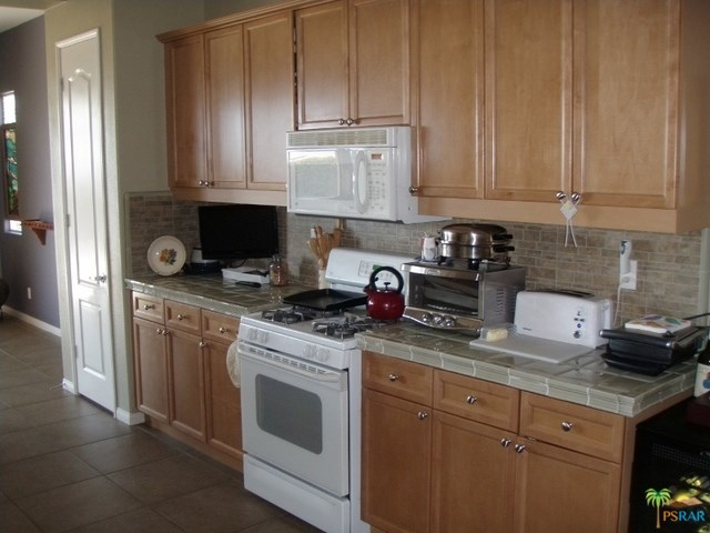 66026 Avenida Cadena