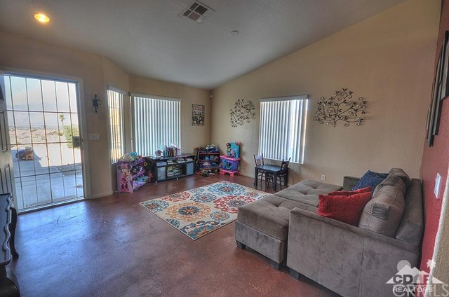 For Sale: 68056 Calle Azteca Desert Hot Springs, CA 92240