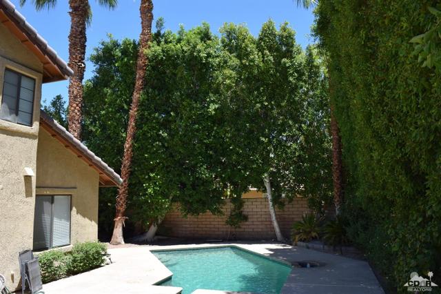 78086 Lago Dr