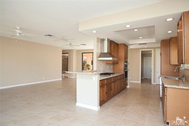 49910 Lago Dr