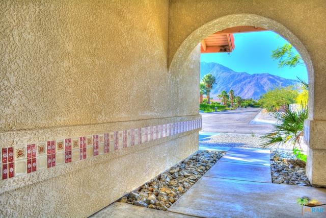 3076 N Farrell Dr