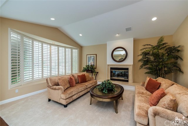 10 Calais Cir
