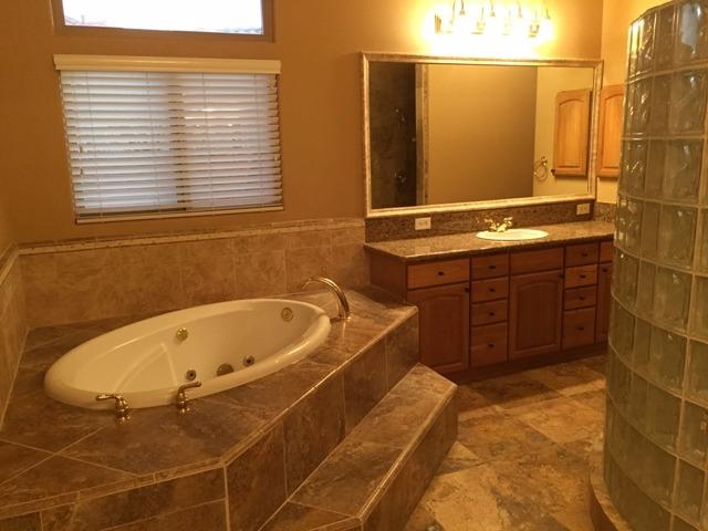 12915 Amador Cir