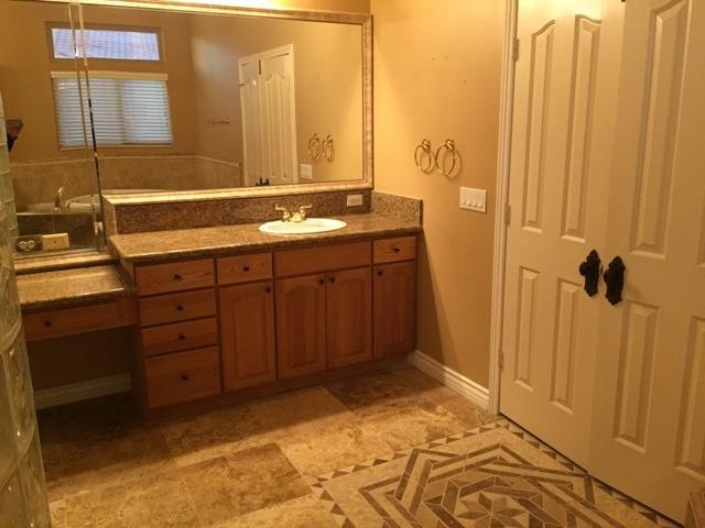 12915 Amador Cir