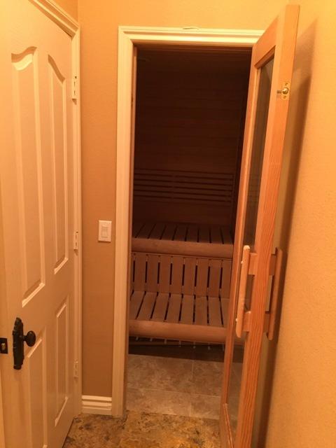 12915 Amador Cir