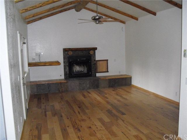 556 Riverside