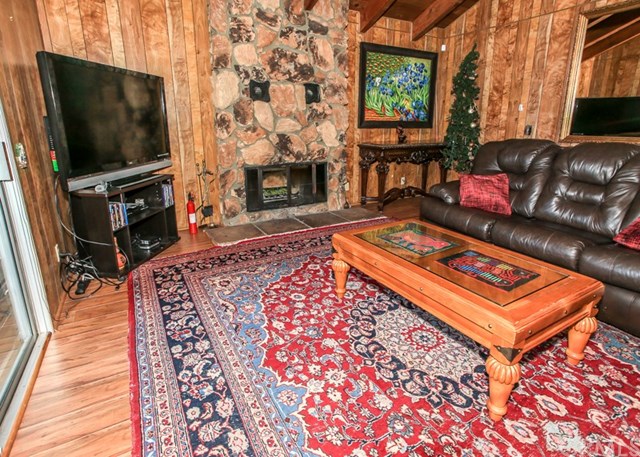 883 Silver Tip Dr