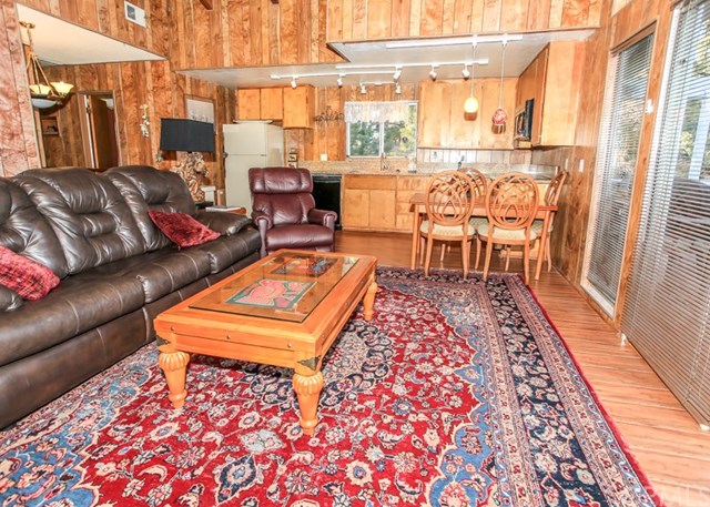 883 Silver Tip Dr