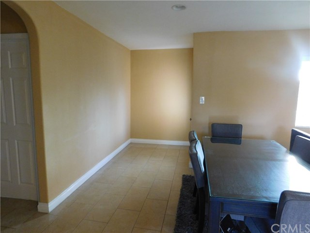8389 Cherimoya Ave