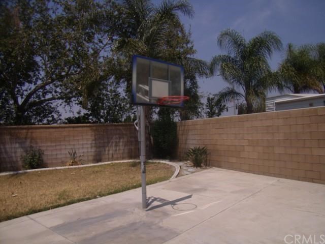 For Sale: 16933 Hackberry Ln Fontana, CA 92337