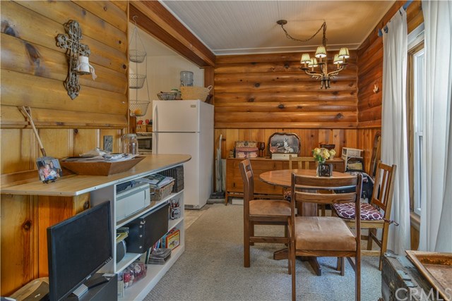 394 N Emerald