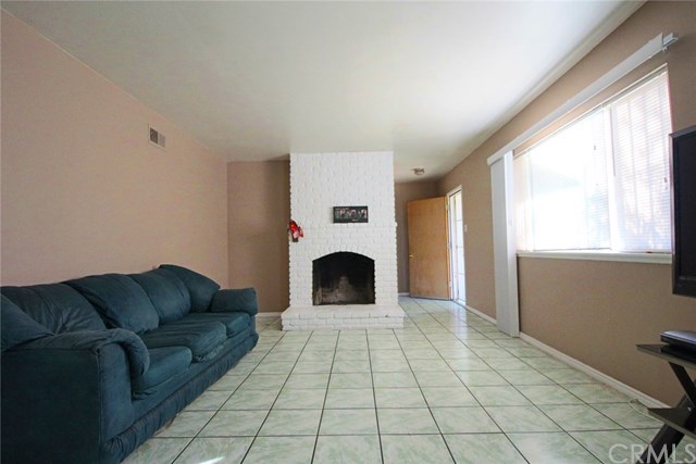 1129 N Sycamore Ave