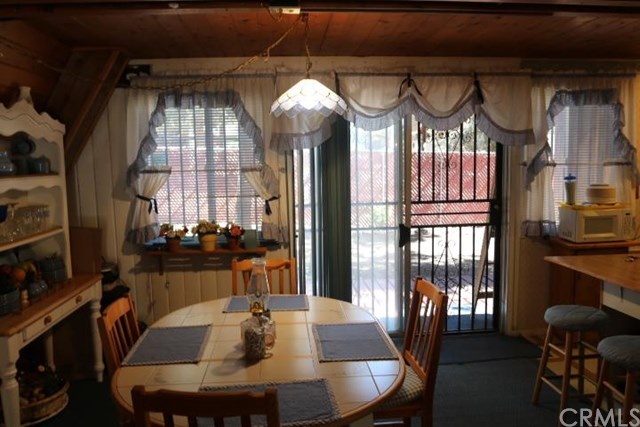 270 Maple Ln