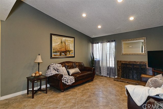 14240 Petaluma Ct