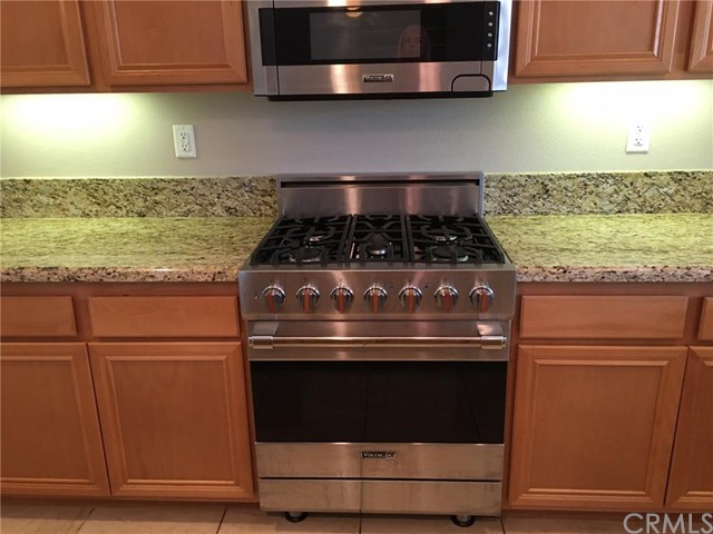 For Sale: 33965 Oro Fino Ct Yucaipa, CA 92399