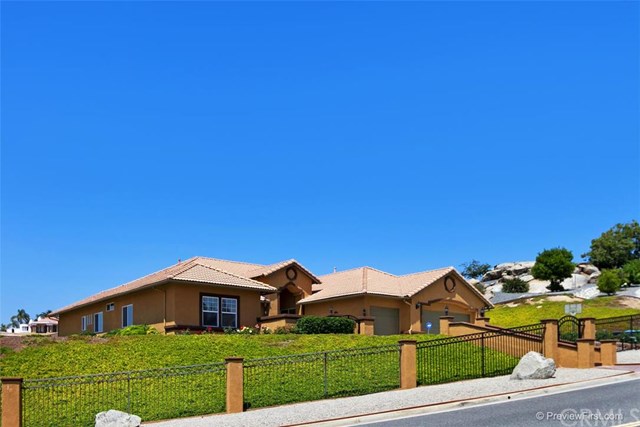 For Sale: 18360 Berry Rd Riverside, CA 92508